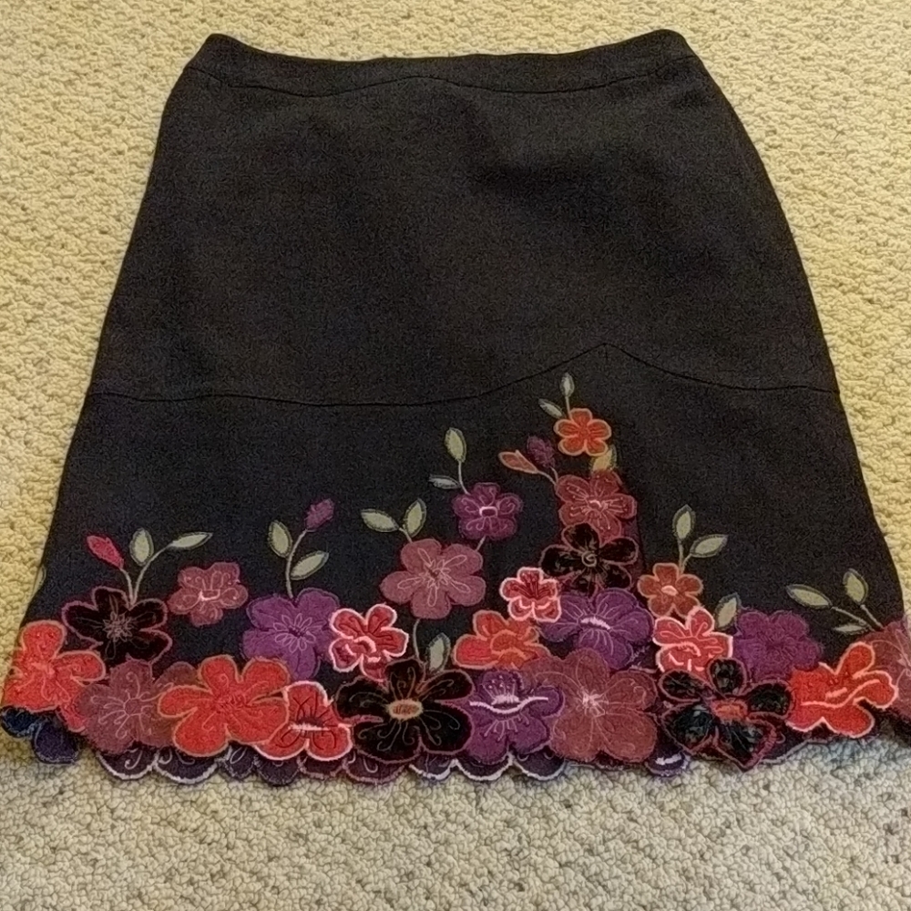 Casual Corner floral beaded skirt